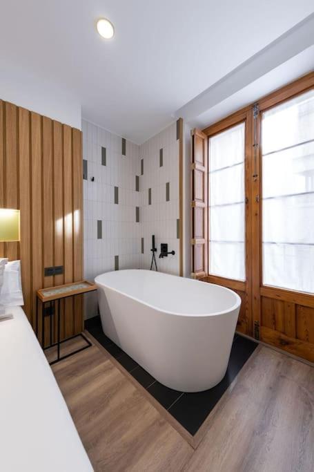 Precioso Loft Con Banera De Isla Leilighet Alcoy Eksteriør bilde